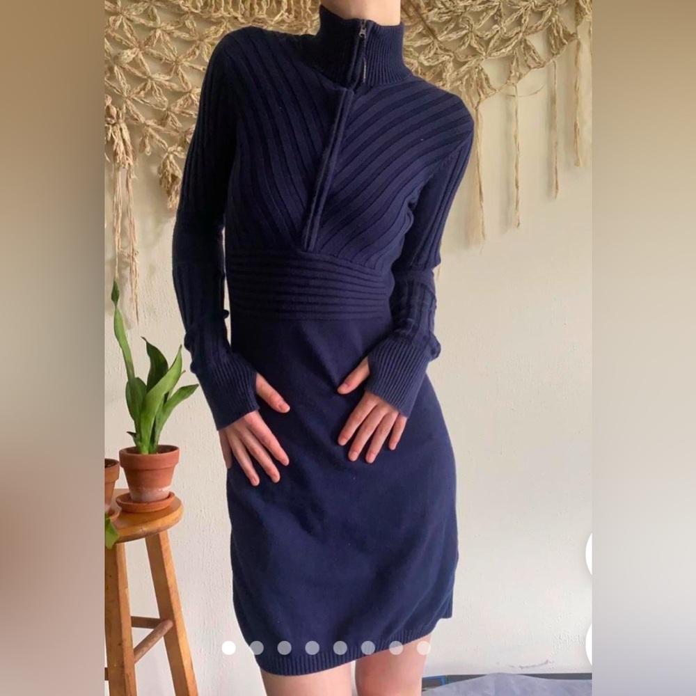 Athleta Women’s Knit Sweater Dress | Half-Zipper & Thumb holes | Size XXS